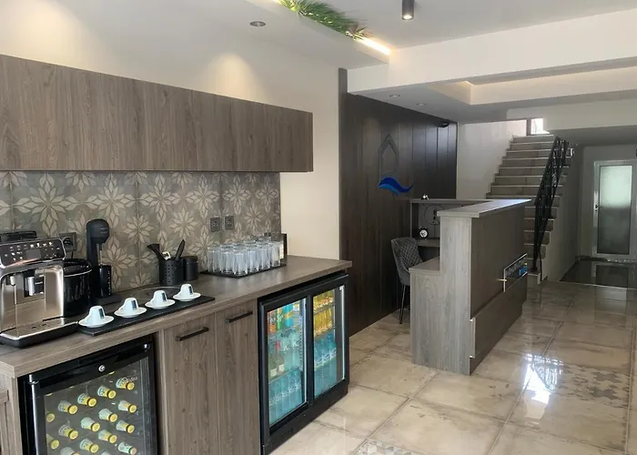 Apartment Park And Pool