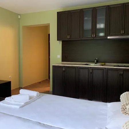 Apartman Park And Pool