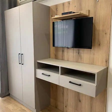Park And Pool Apartman Neszebar