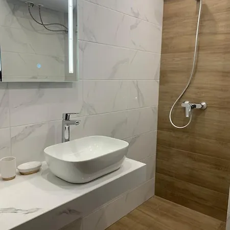 Park And Pool * 内塞伯尔