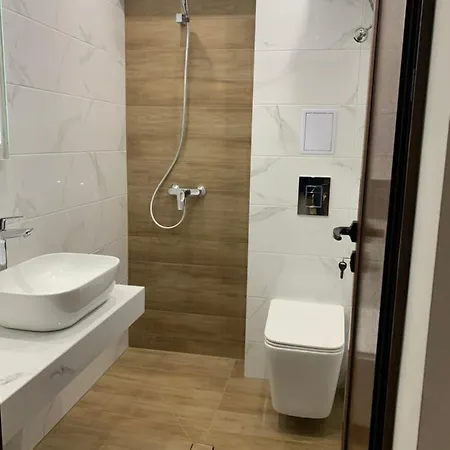 Park And Pool Apartman